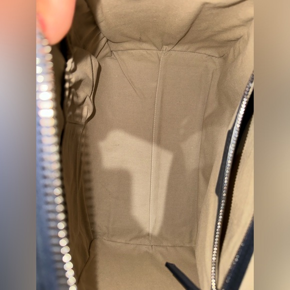 Givenchy Medium Antigona bag in Navy - Picture 7 of 10